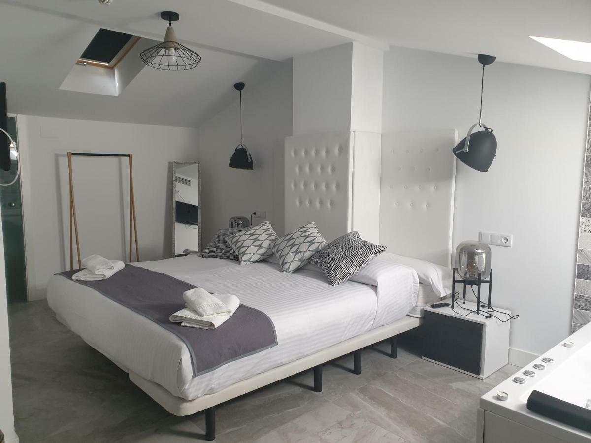 Apartamentos Hostal Cabanas Carboneras de Guadazaón Dış mekan fotoğraf