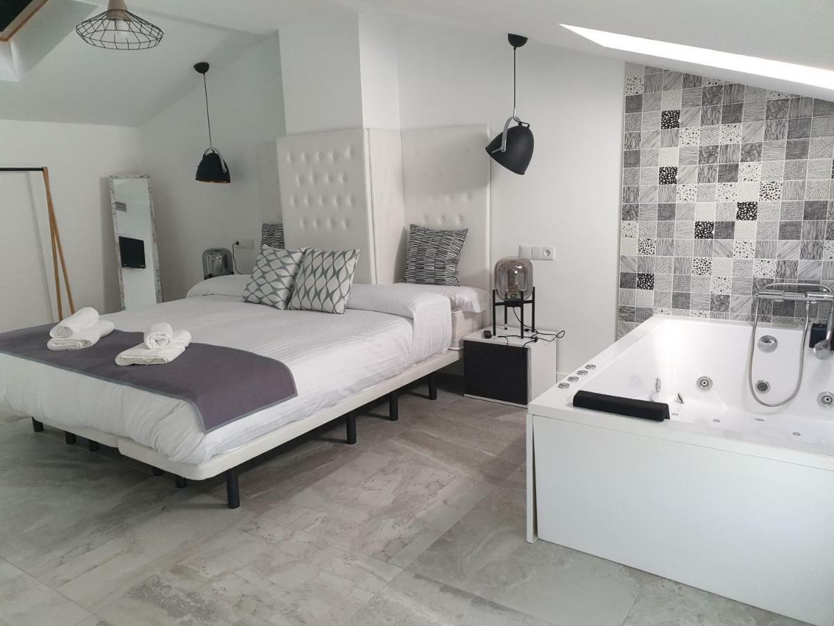 Apartamentos Hostal Cabanas Carboneras de Guadazaón Dış mekan fotoğraf