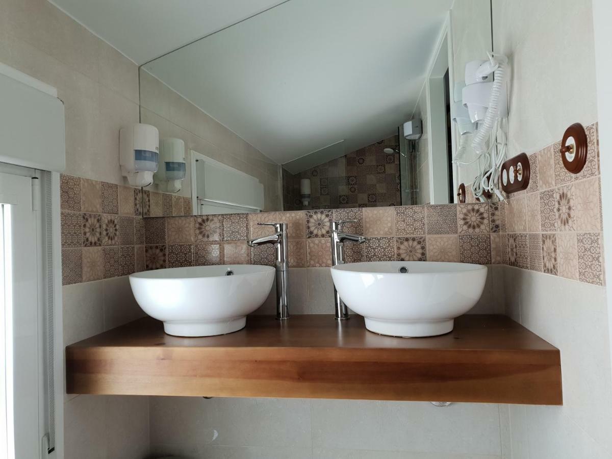 Apartamentos Hostal Cabanas Carboneras de Guadazaón Dış mekan fotoğraf