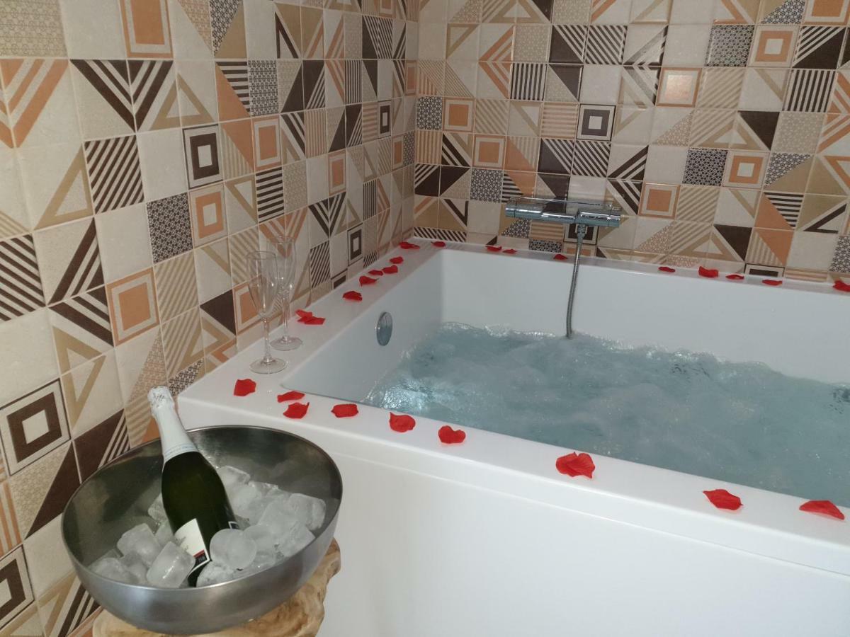 Apartamentos Hostal Cabanas Carboneras de Guadazaón Dış mekan fotoğraf