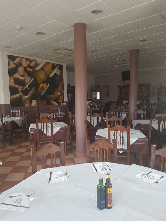 Apartamentos Hostal Cabanas Carboneras de Guadazaón Dış mekan fotoğraf