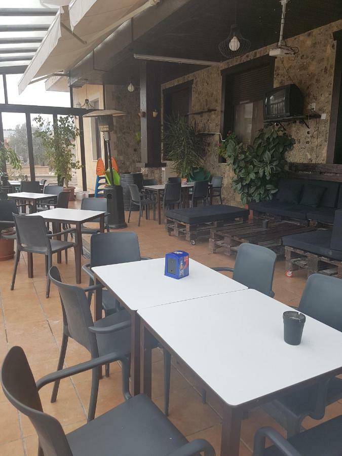 Apartamentos Hostal Cabanas Carboneras de Guadazaón Dış mekan fotoğraf